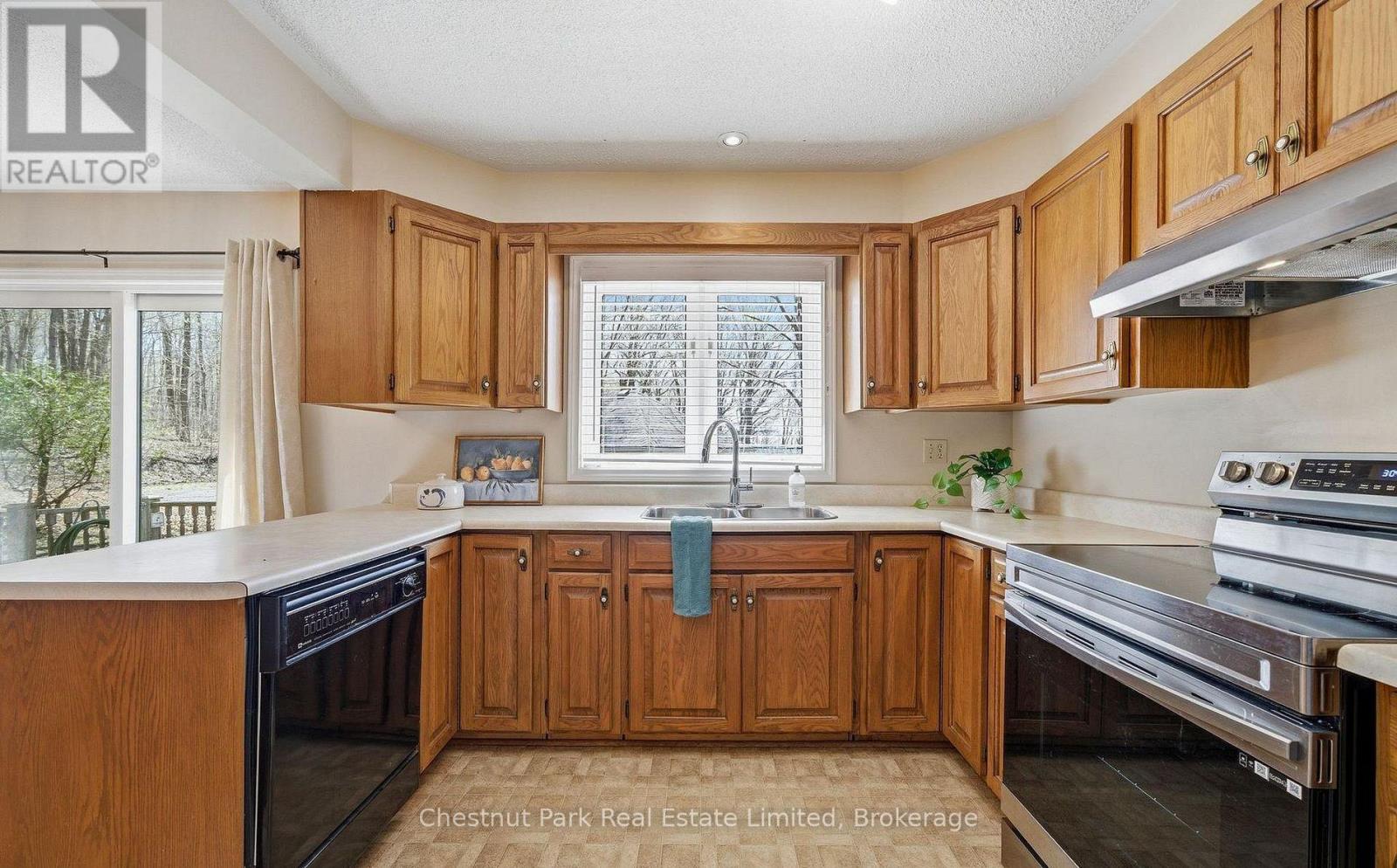 12154 Loyalist Parkway, Prince Edward County, Ontario  K0K 2T0 - Photo 15 - X13238742