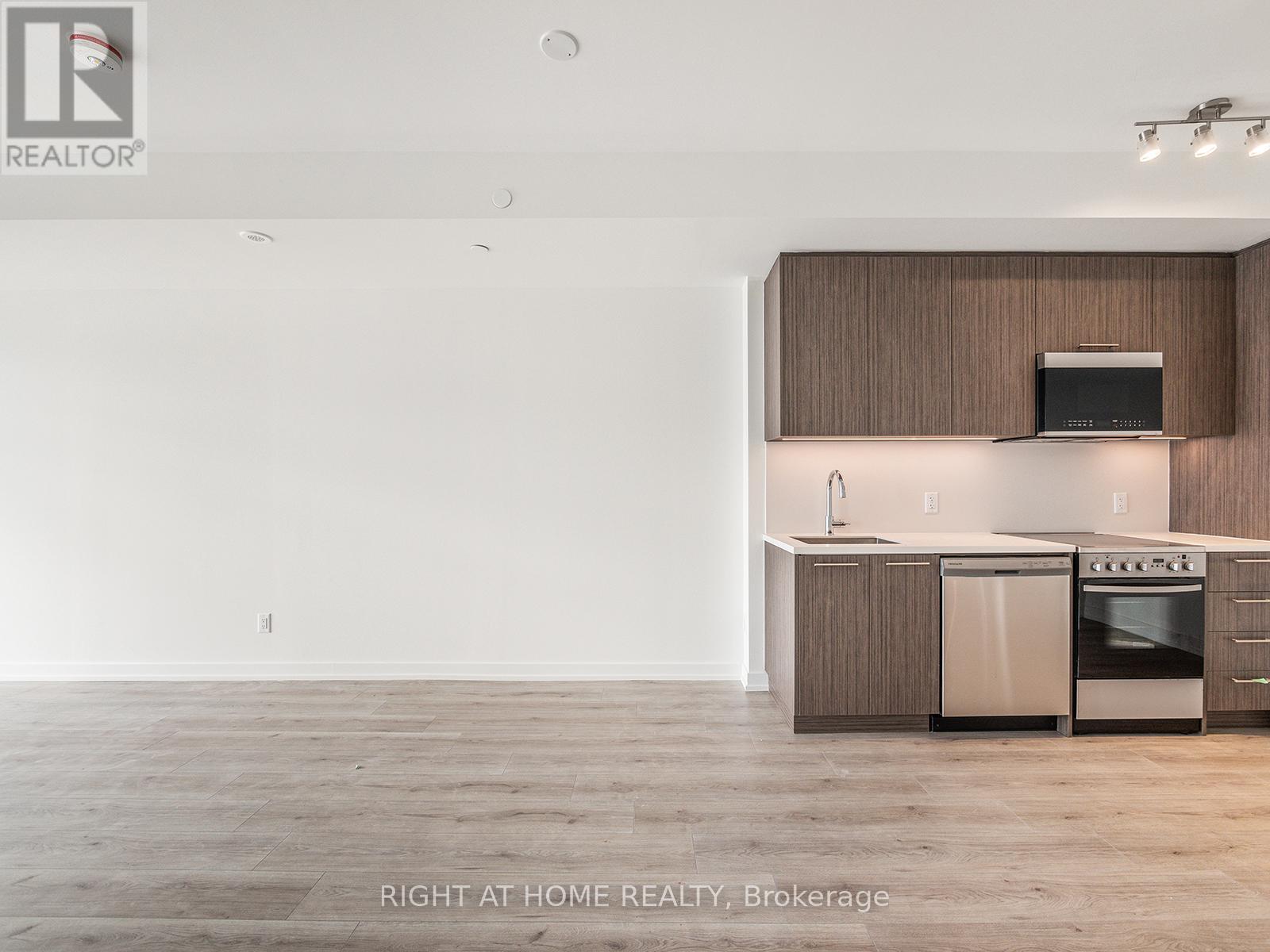 4 - 260 Finch Avenue E, Toronto, Ontario  M2N 0L3 - Photo 4 - C13238784