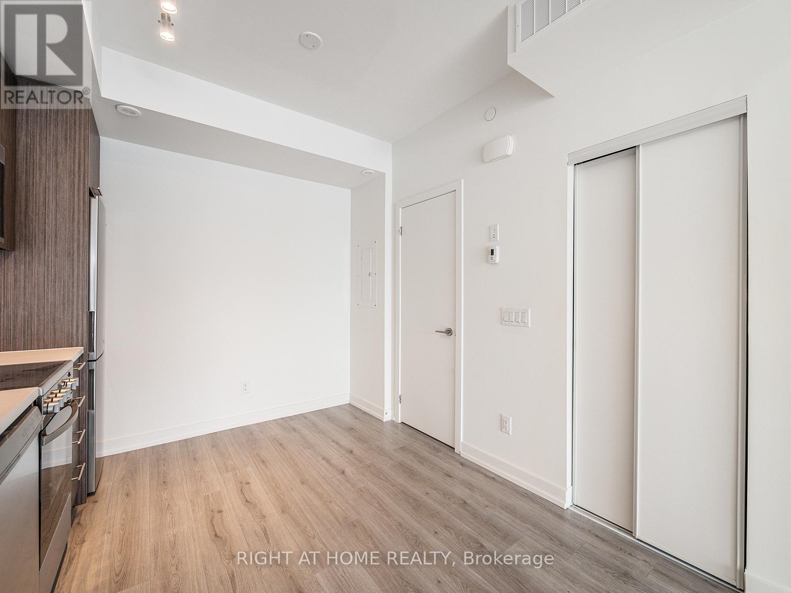 4 - 260 Finch Avenue E, Toronto, Ontario  M2N 0L3 - Photo 8 - C13238784