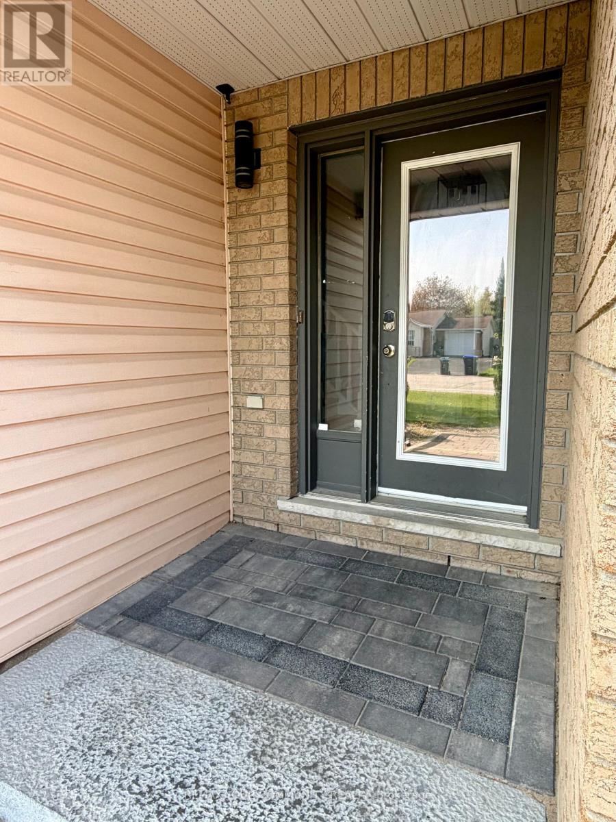 86 Oxley Drive, Penetanguishene, Ontario  L9M 1W1 - Photo 3 - S13231396