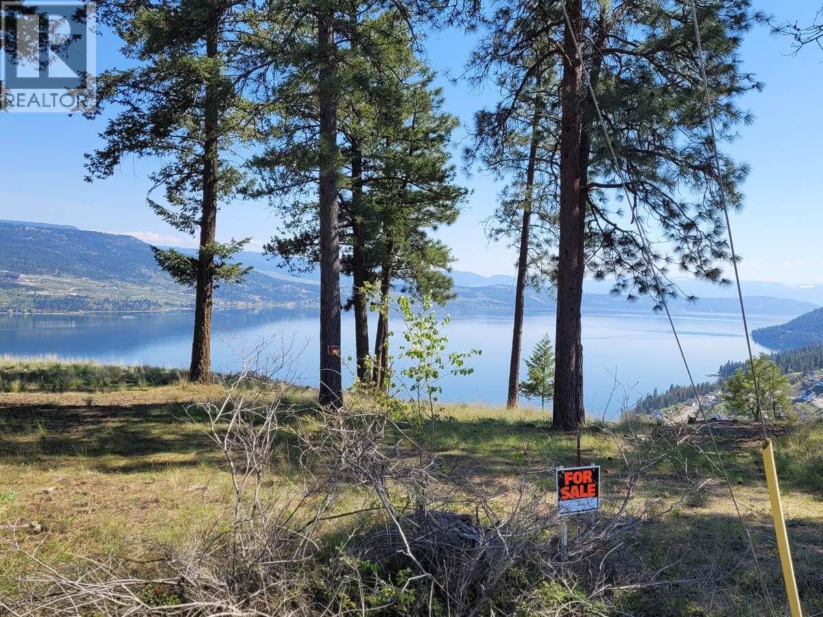 7185 Dunwaters Road Kelowna Photo 2