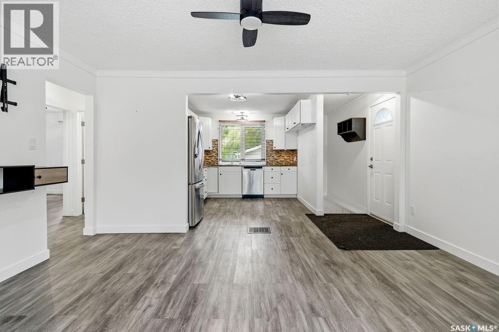 166 Halifax Street N, Regina, Saskatchewan  S4R 0R5 - Photo 4 - SK038119