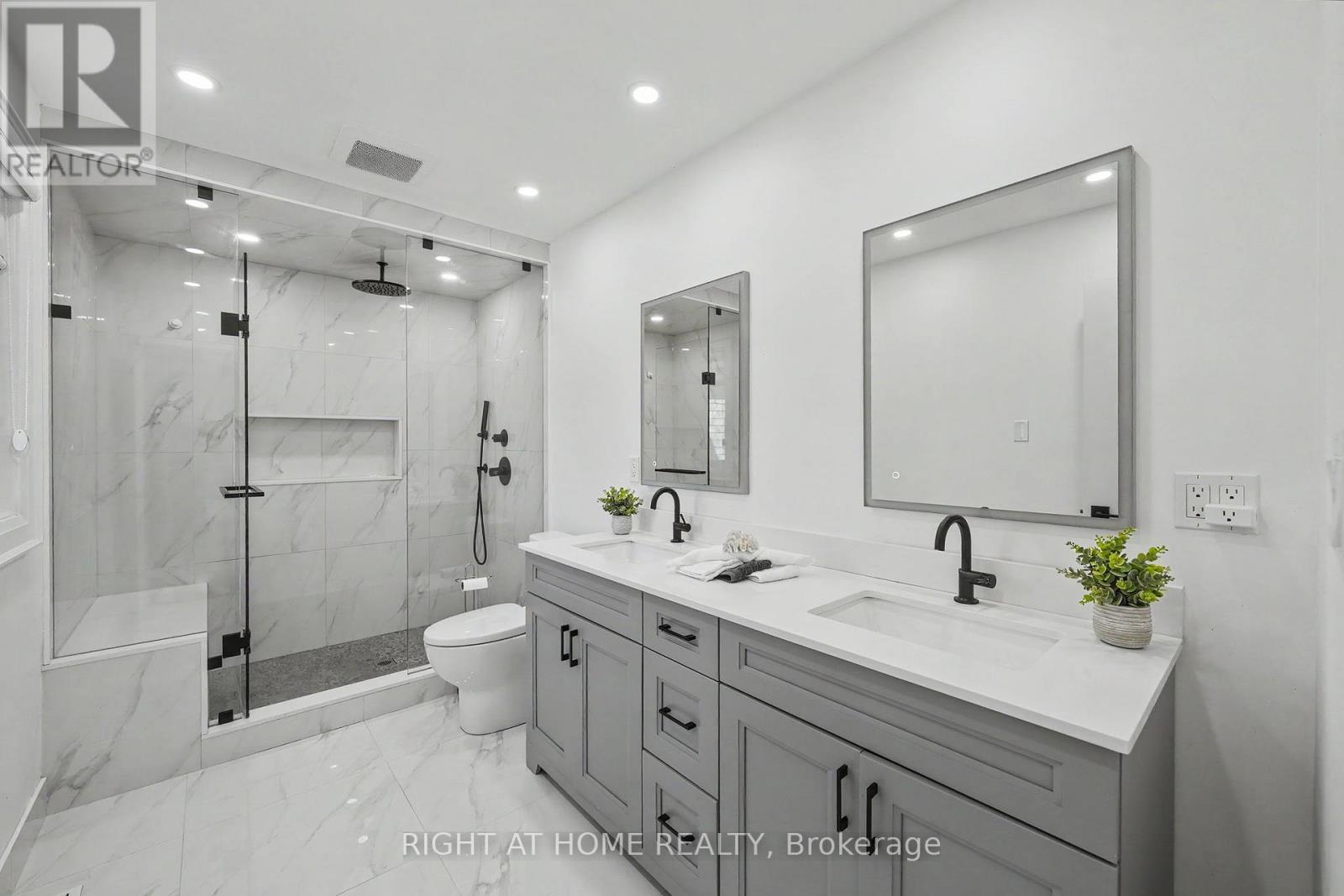 235 Montebello Avenue, Vaughan, Ontario  L4H 1L6 - Photo 16 - N13238634