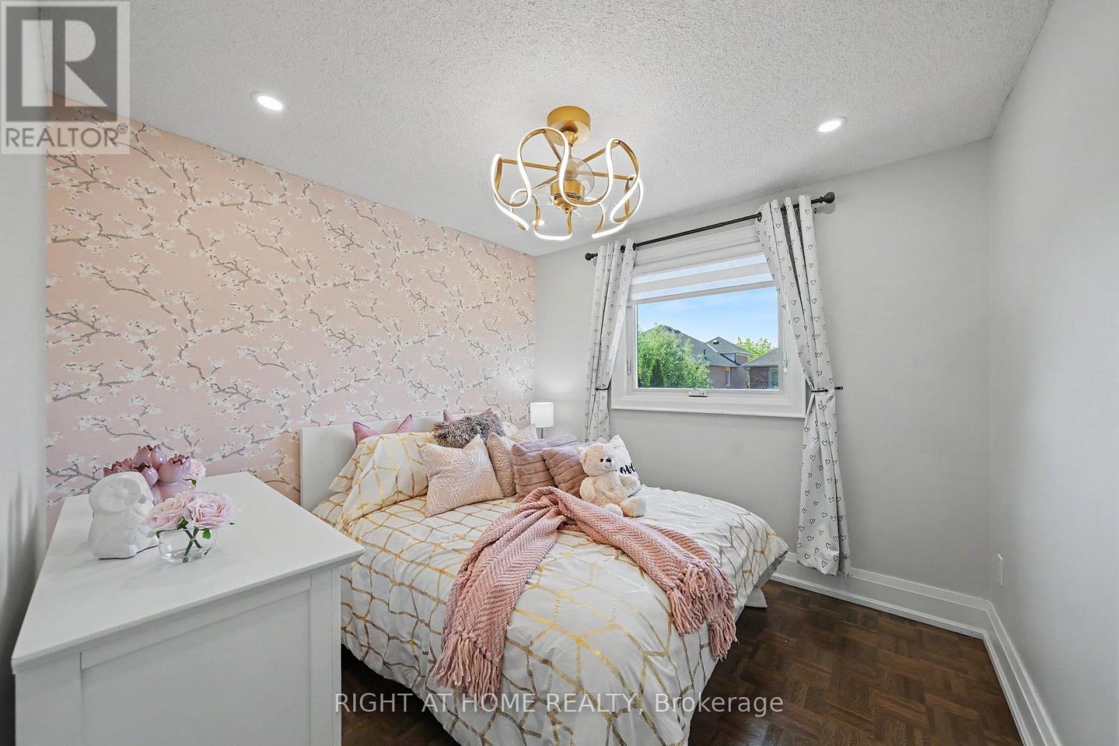 235 Montebello Avenue, Vaughan, Ontario  L4H 1L6 - Photo 19 - N13238634
