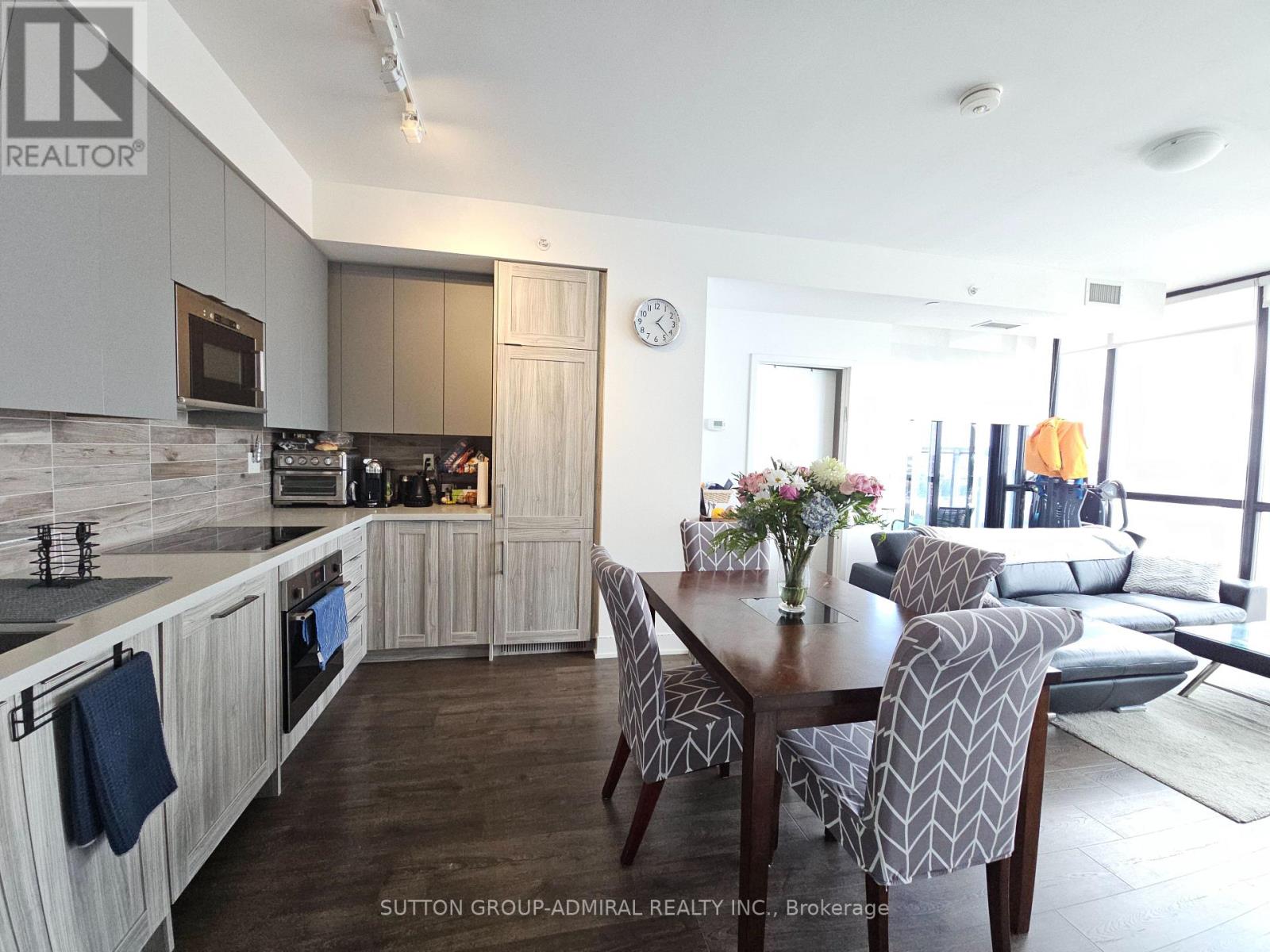 1307 - 2908 Highway 7 Road, Vaughan, Ontario  L4K 0K5 - Photo 2 - N13238650