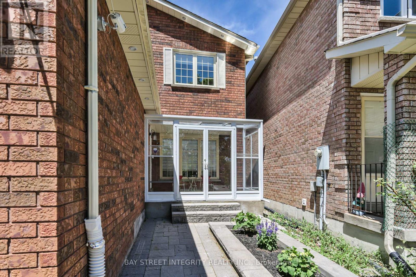 111 Michener Crescent, Markham, Ontario  L3P 6Z2 - Photo 2 - N13238776