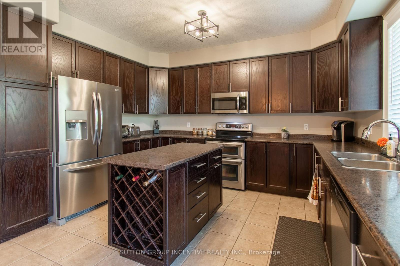 18 Graihawk Drive, Barrie (Ardagh), Ontario  L4N 6G4 - Photo 13 - S13238648