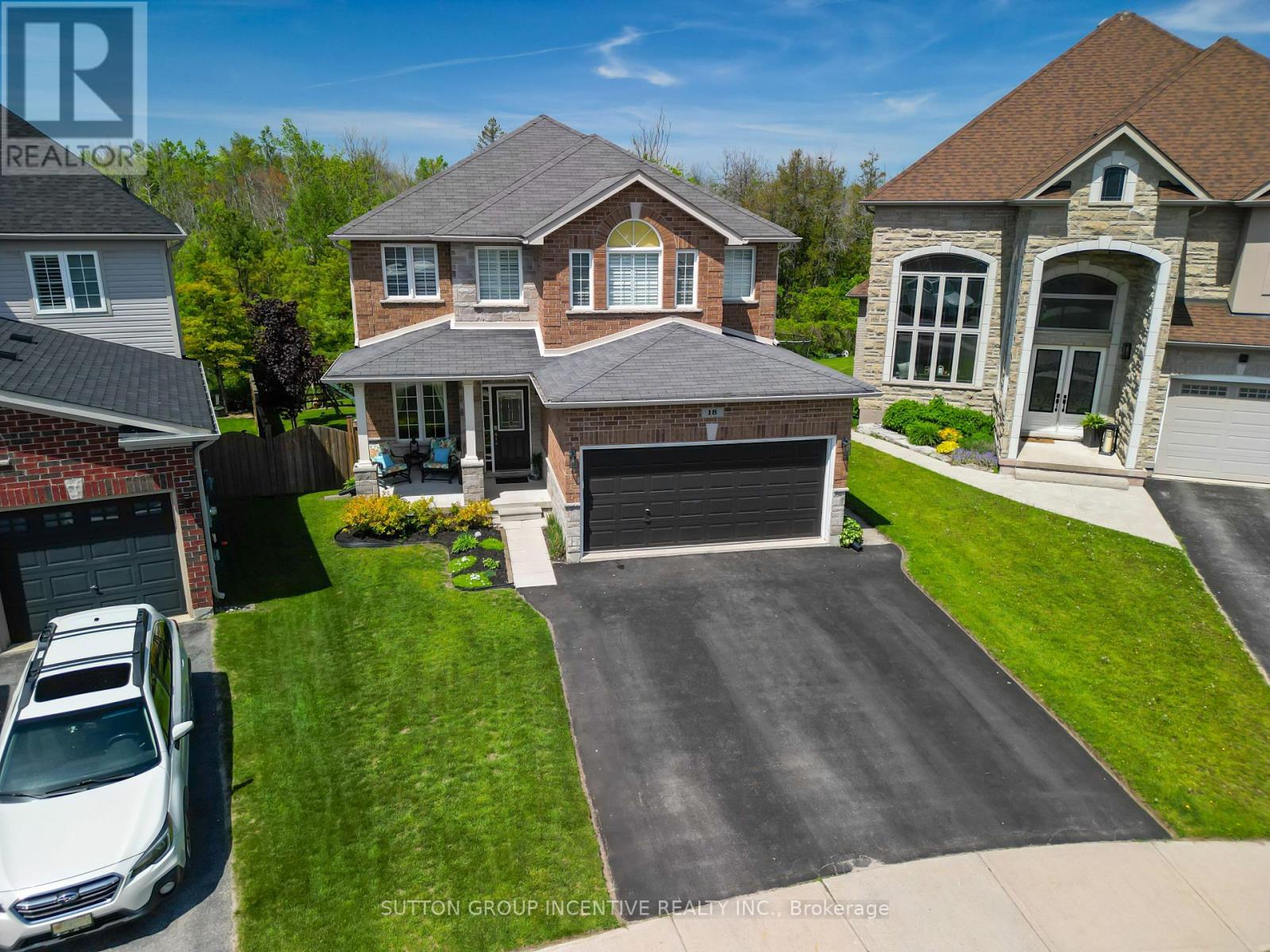18 Graihawk Drive, Barrie (Ardagh), Ontario  L4N 6G4 - Photo 2 - S13238648