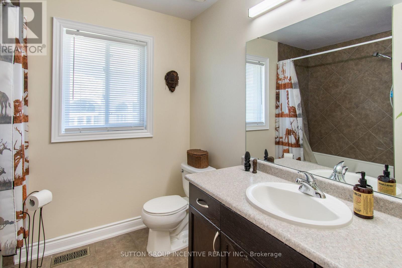18 Graihawk Drive, Barrie (Ardagh), Ontario  L4N 6G4 - Photo 28 - S13238648