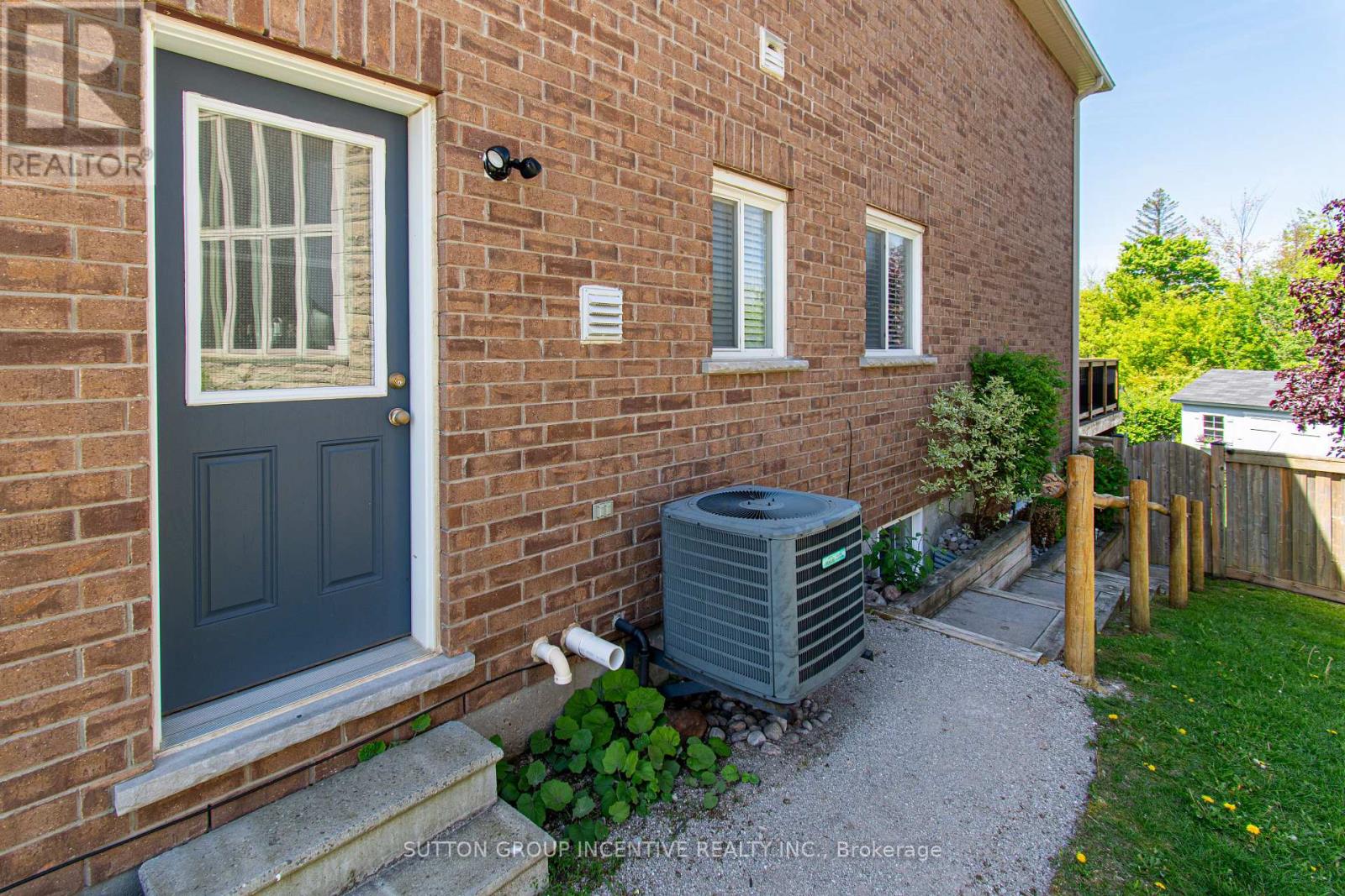 18 Graihawk Drive, Barrie (Ardagh), Ontario  L4N 6G4 - Photo 35 - S13238648