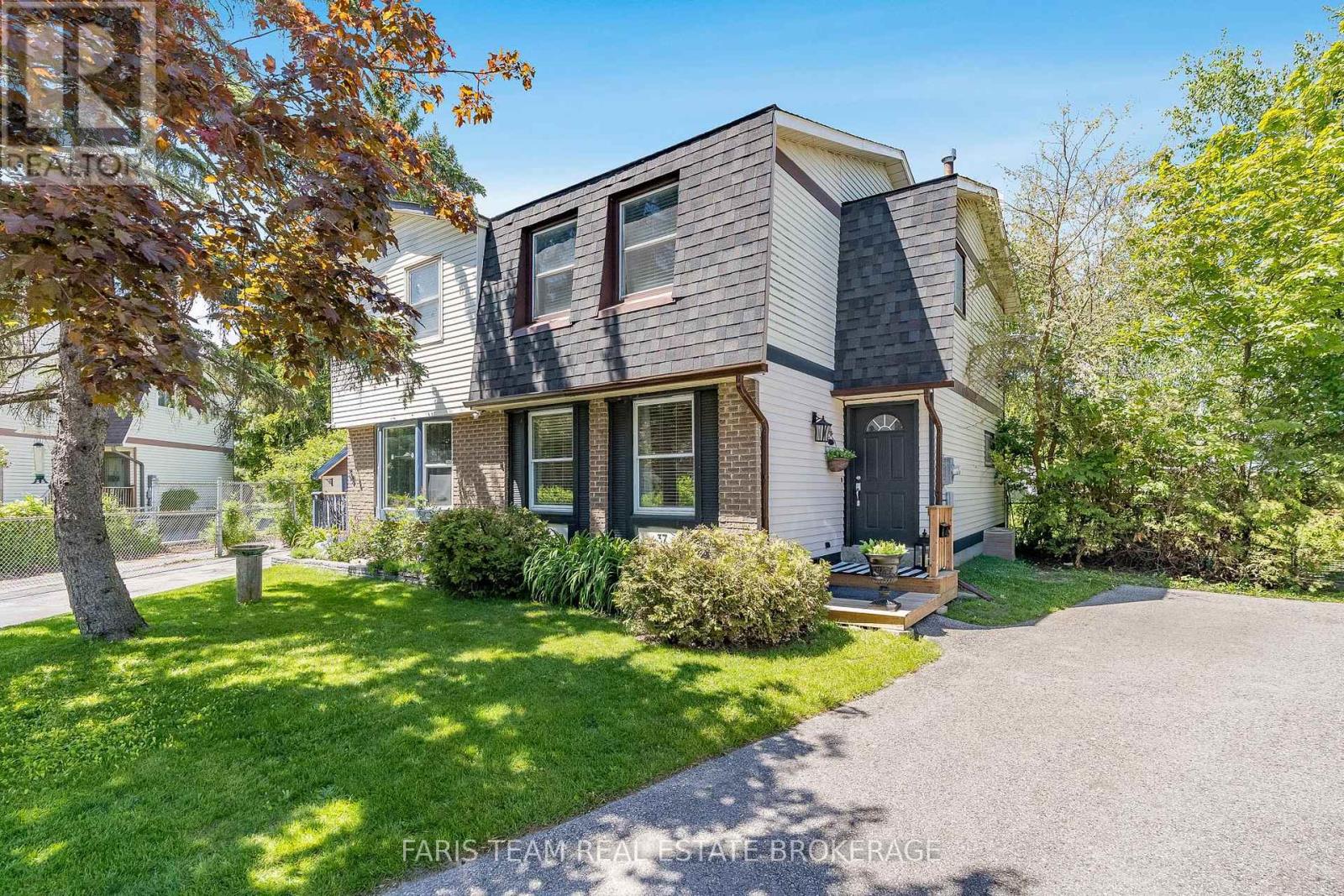 37 WILDE PLACE, Barrie, Ontario