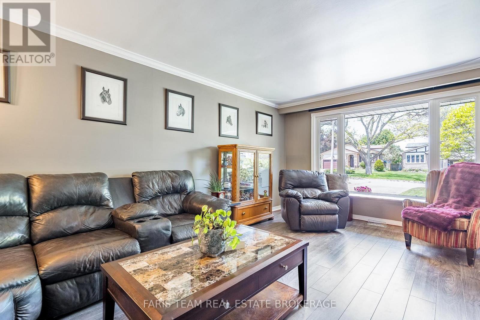 5 Fitzroy Terrace, Barrie (Allandale Heights), Ontario  L4N 2Z2 - Photo 16 - S13238752