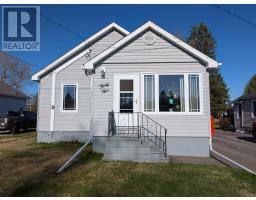 35 Beck AVE, Wawa, Ontario