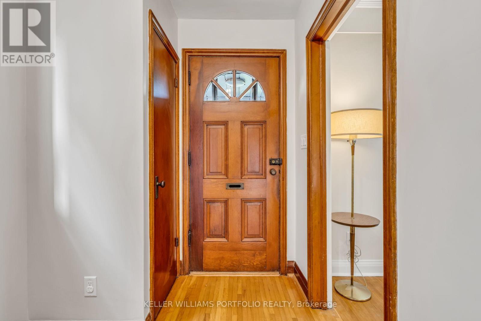 210 Bicknell Avenue, Toronto, Ontario  M6M 4G9 - Photo 5 - W13238628