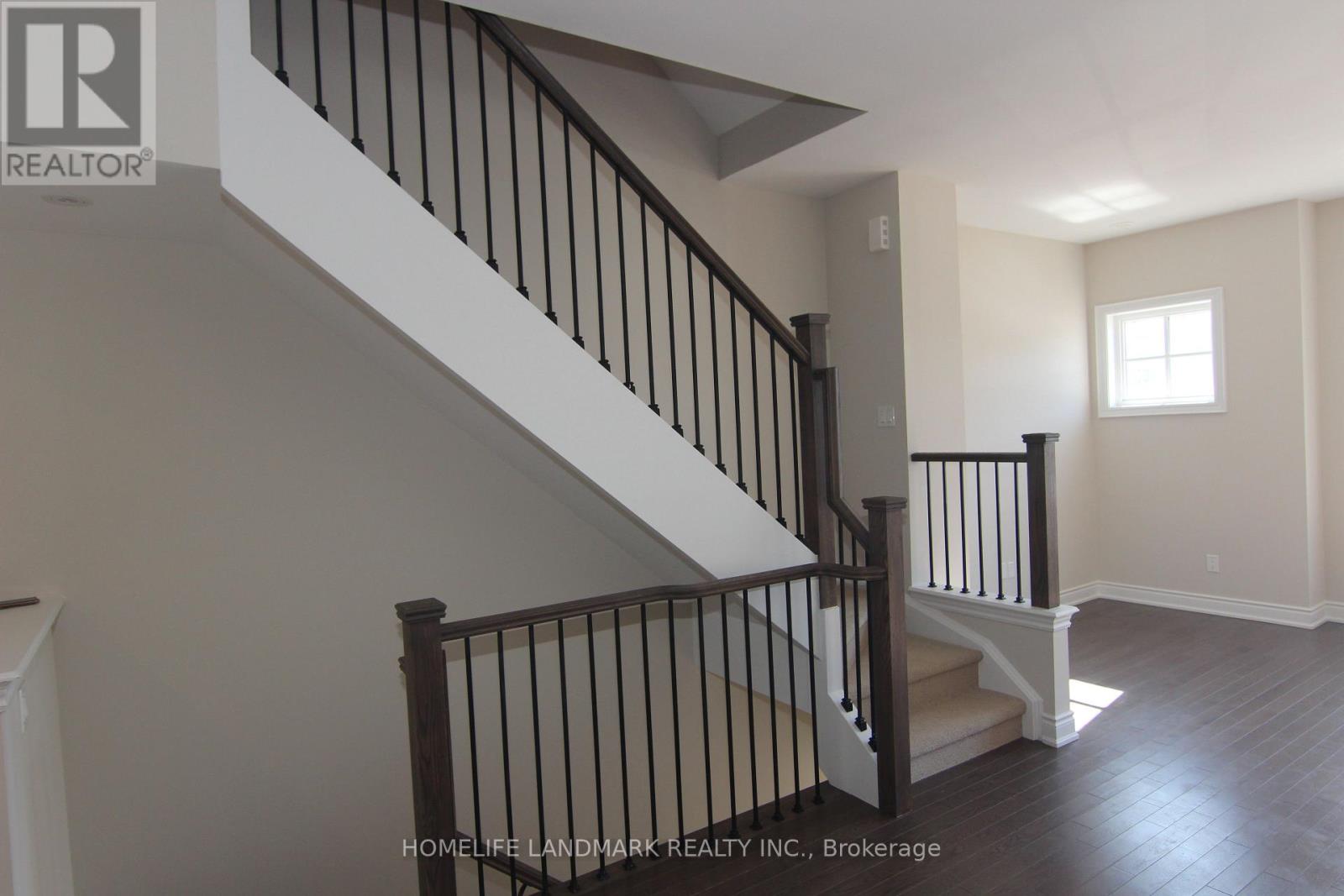 101 - 21 Wasdale Road, Mississauga, Ontario  L5M 2R2 - Photo 2 - W13238692
