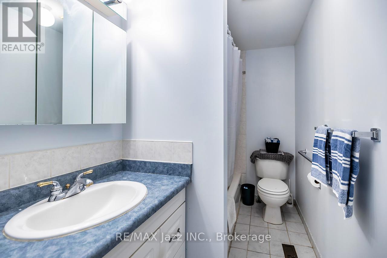 810 Kilkenny Court, Oshawa, Ontario  L1J 7B7 - Photo 17 - E13238814