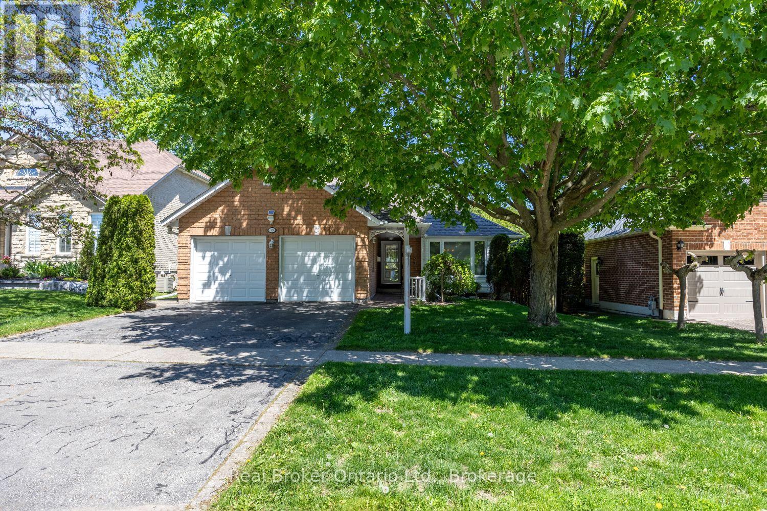 39 Valleycrest Drive, Clarington, Ontario  L1E 1H8 - Photo 2 - E13238952
