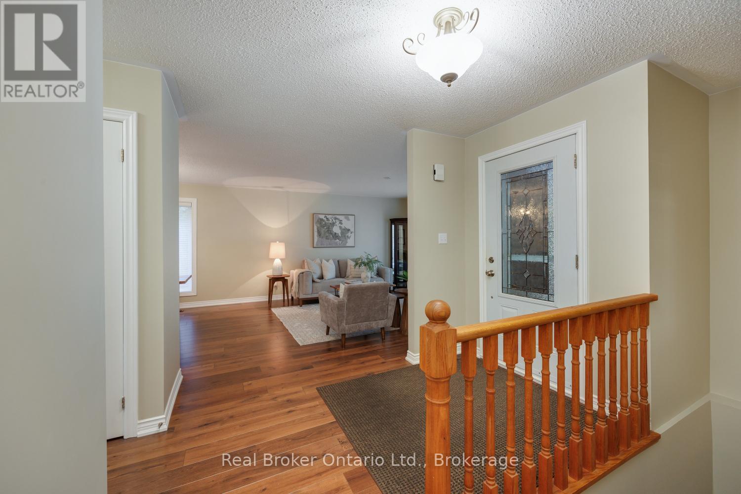 39 Valleycrest Drive, Clarington, Ontario  L1E 1H8 - Photo 5 - E13238952