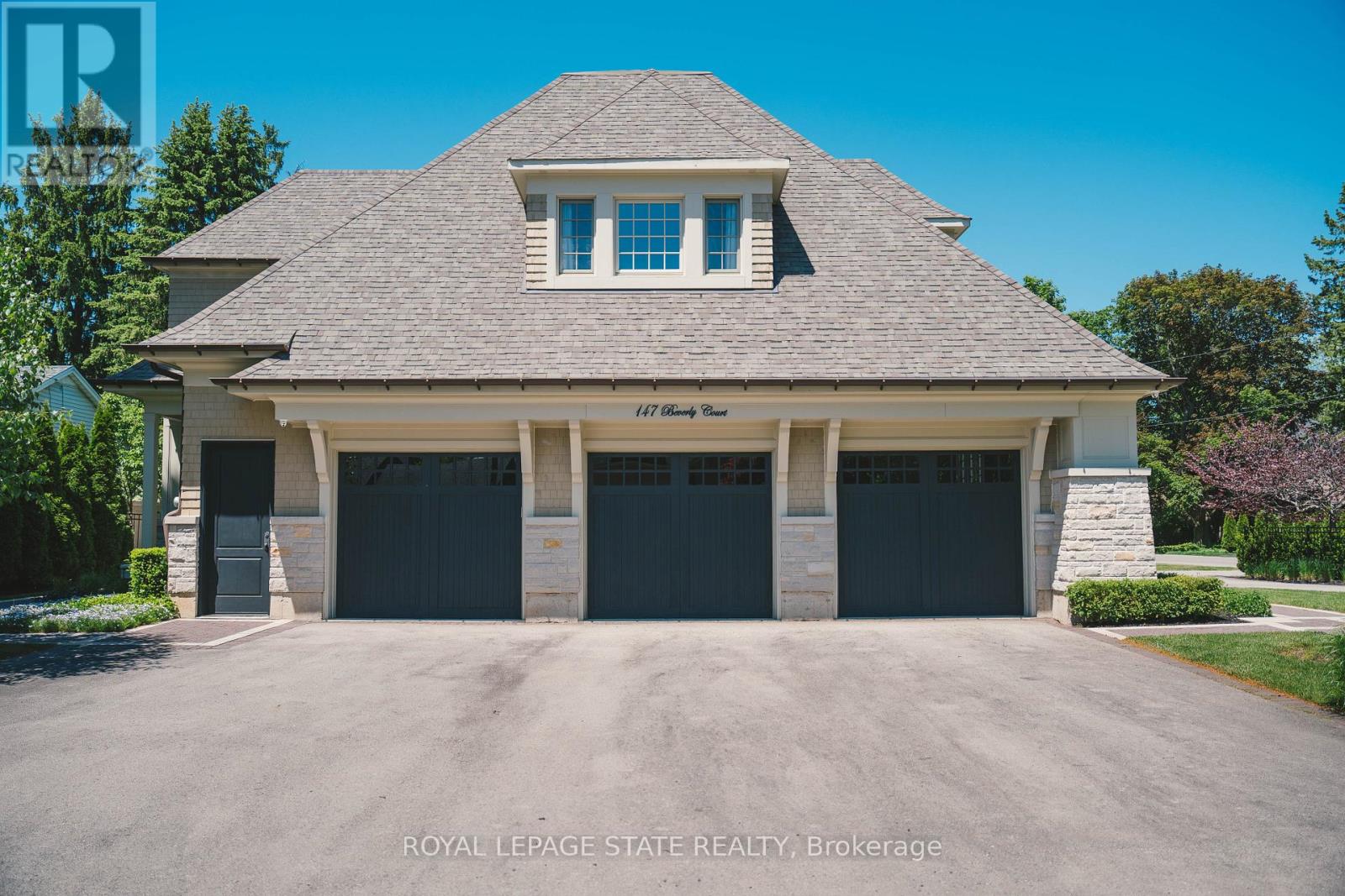 147 Beverly Court, Hamilton, Ontario  L9G 1B9 - Photo 4 - X13238778