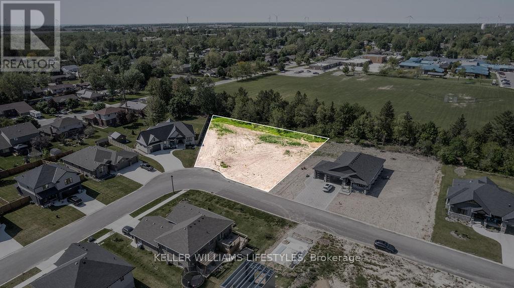 118 Phibbs Street, Lambton Shores, Ontario  N0N 1J0 - Photo 3 - X13238902