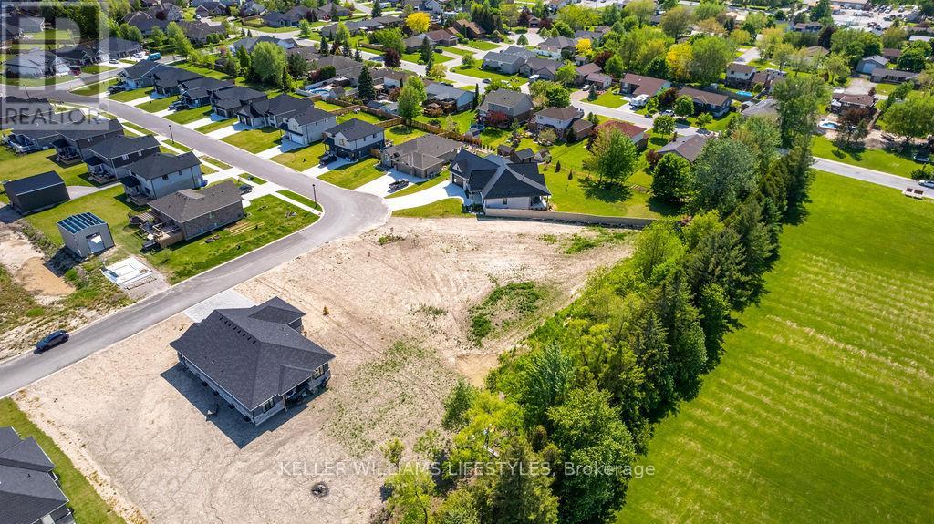 118 Phibbs Street, Lambton Shores, Ontario  N0N 1J0 - Photo 6 - X13238902