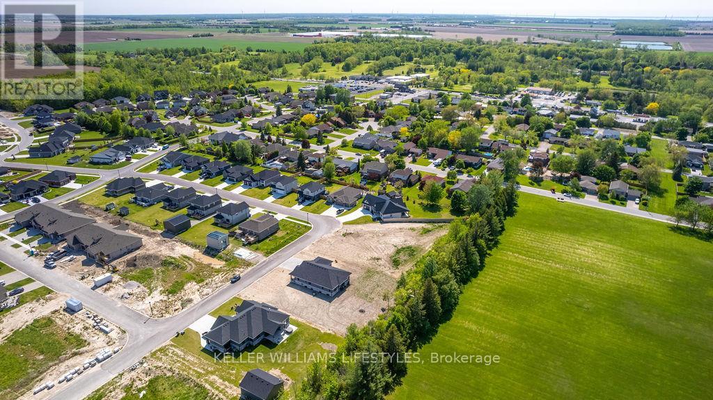 118 Phibbs Street, Lambton Shores, Ontario  N0N 1J0 - Photo 7 - X13238902