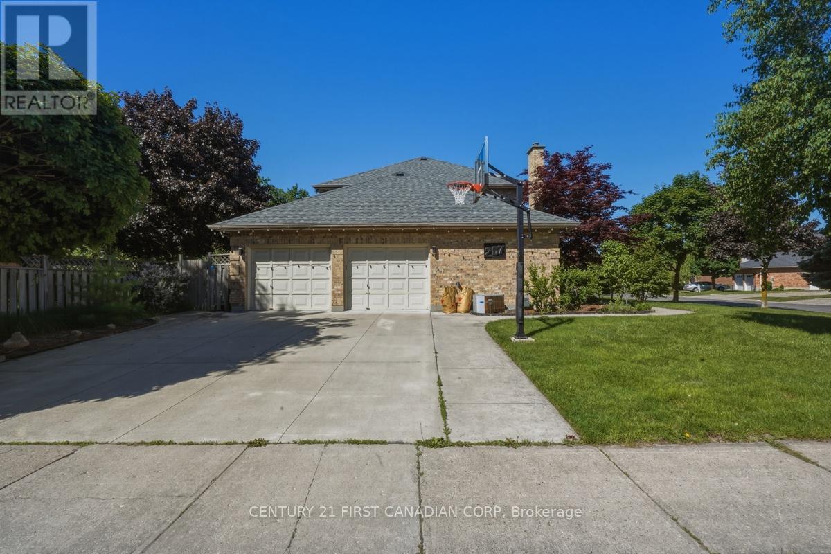 267 Pine Valley Drive, London South, Ontario  N6J 4T1 - Photo 3 - X13238968