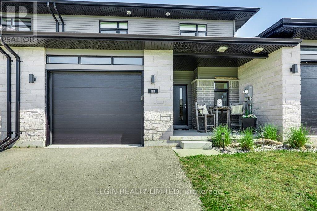 88 Rowe Avenue, South Huron, Ontario  N0M 1S0 - Photo 3 - X13238988