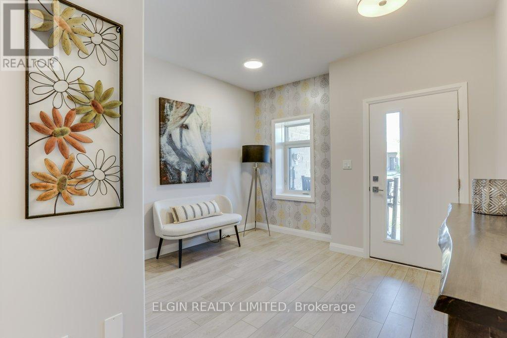 88 Rowe Avenue, South Huron, Ontario  N0M 1S0 - Photo 4 - X13238988