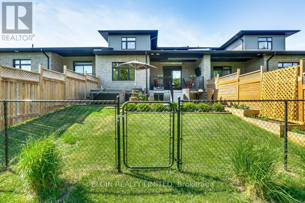 88 Rowe Avenue, South Huron, Ontario  N0M 1S0 - Photo 45 - X13238988