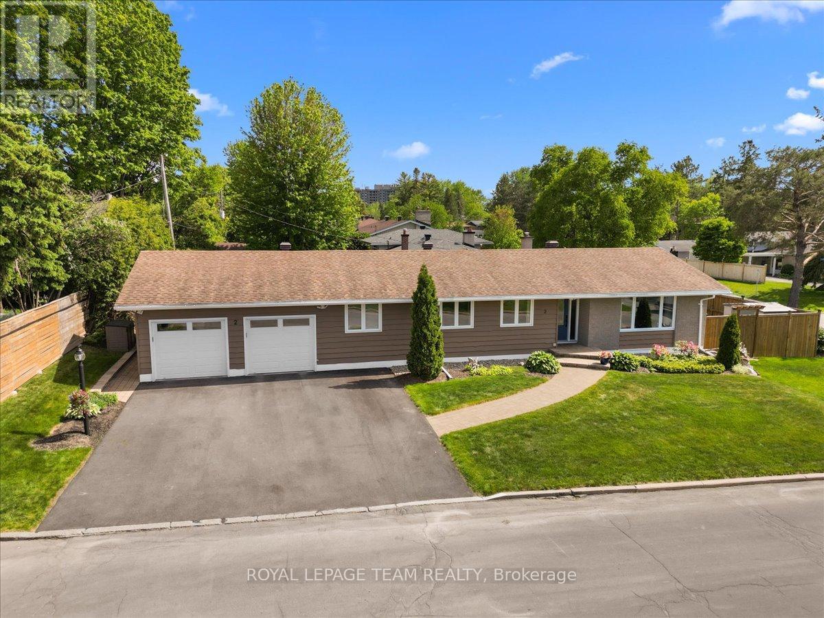 2 LAVINA CRESCENT, Ottawa, Ontario