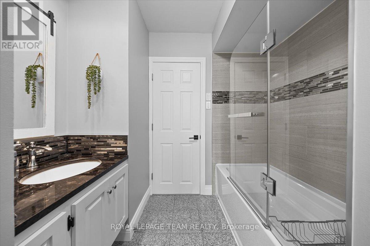 2 Lavina Crescent, Ottawa, Ontario  K2H 7P2 - Photo 21 - X13238856