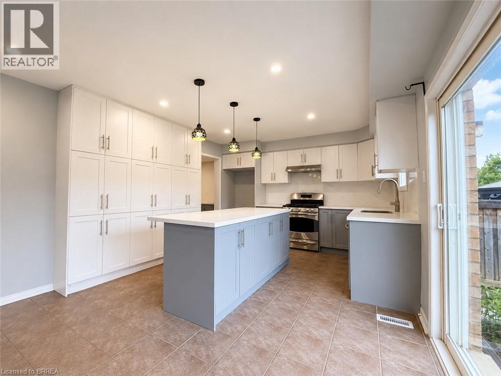 63 Kaufman Drive Unit# Upper, Binbrook, Ontario  L0R 1C0 - Photo 3 - 40833929