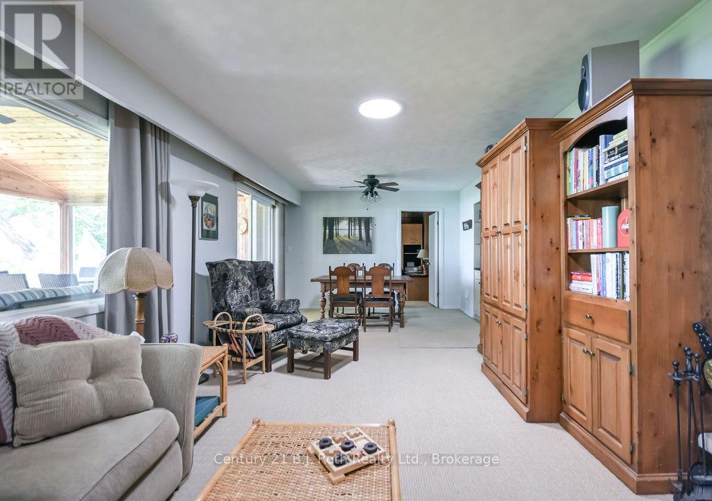 2551 Amigo Drive, Severn (West Shore), Ontario  L3V 6H3 - Photo 17 - S13238800