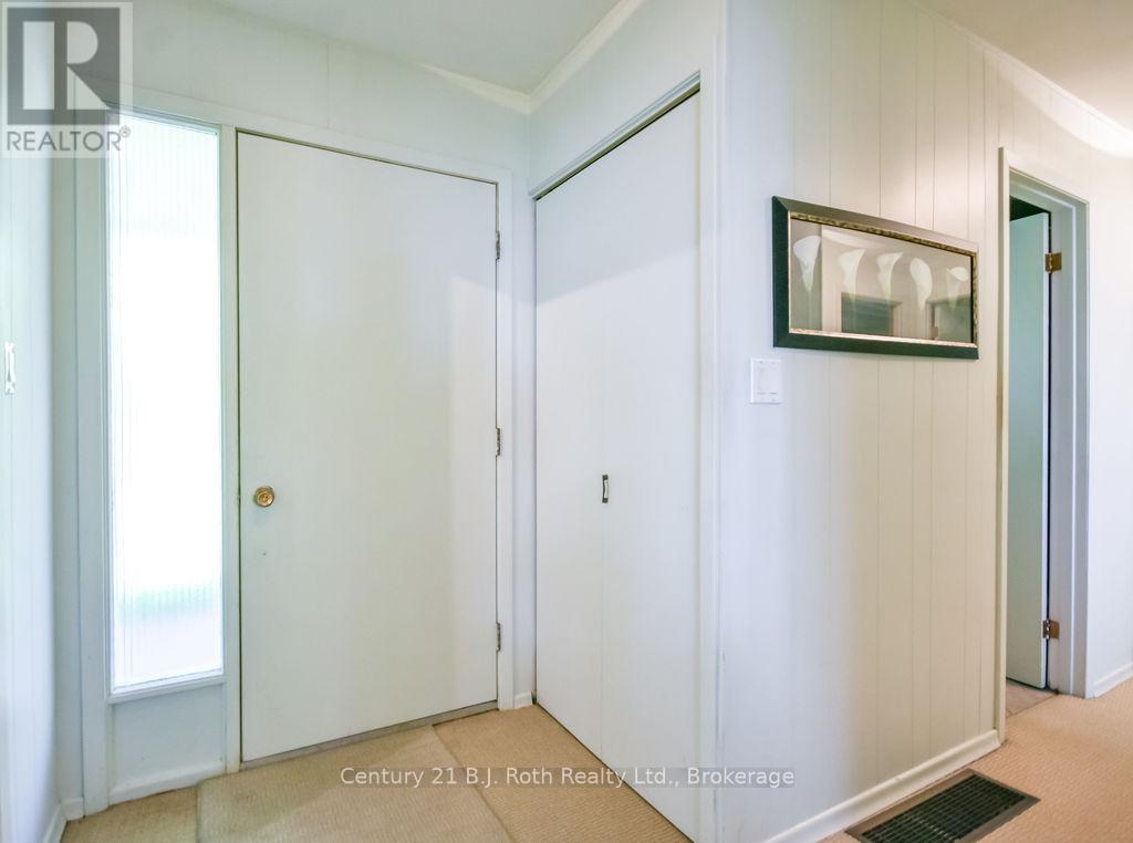 2551 Amigo Drive, Severn (West Shore), Ontario  L3V 6H3 - Photo 6 - S13238800