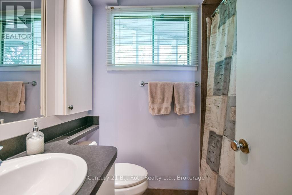 2551 Amigo Drive, Severn (West Shore), Ontario  L3V 6H3 - Photo 9 - S13238800