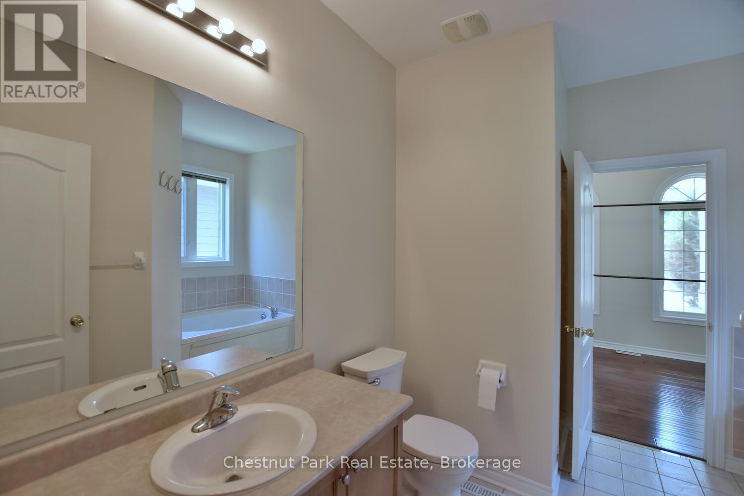 38 Clubhouse Drive, Collingwood, Ontario  L9Y 4Z6 - Photo 12 - S13238980