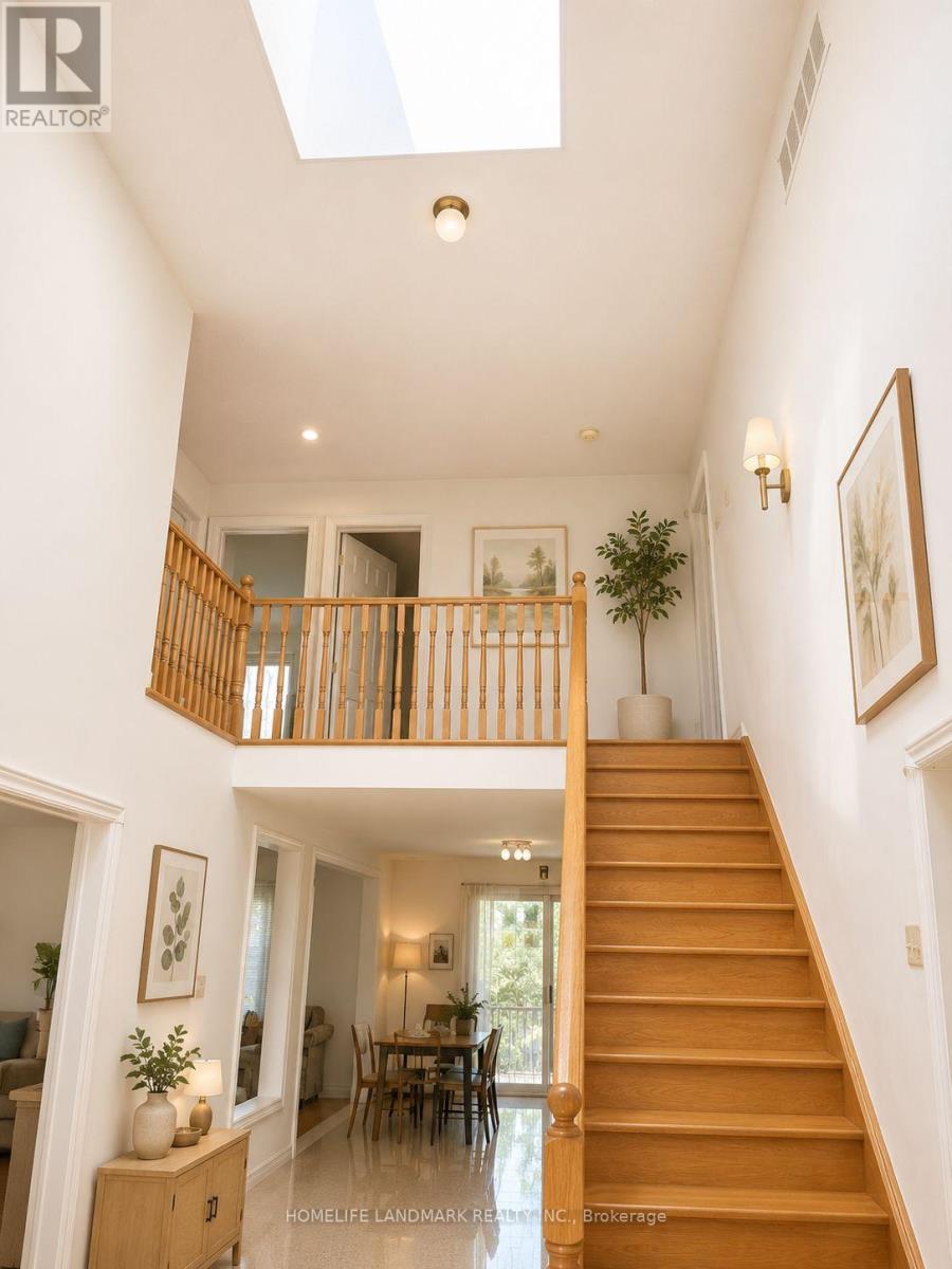 258 Valleymede Drive, Richmond Hill, Ontario  L4B 2B4 - Photo 7 - N13224952
