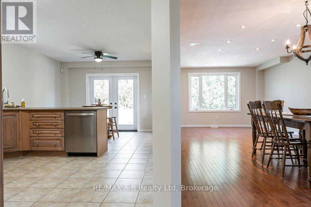 310 Wettlaufer Street, East Zorra-Tavistock, Ontario N0B 2R0 - Photo 7 - X13238808