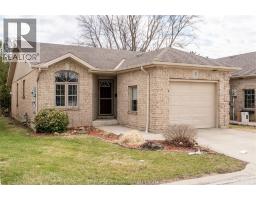 8 MCINTOSH AVENUE, Chatham, Ontario