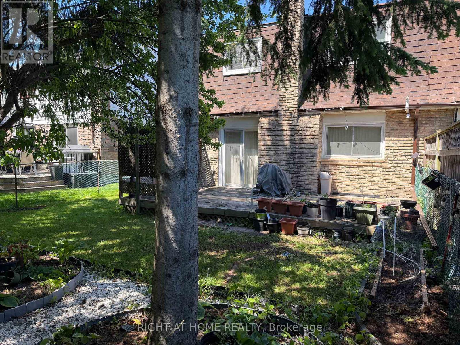 109 Beech Street, Brampton, Ontario  L6V 2Z2 - Photo 2 - W13226520