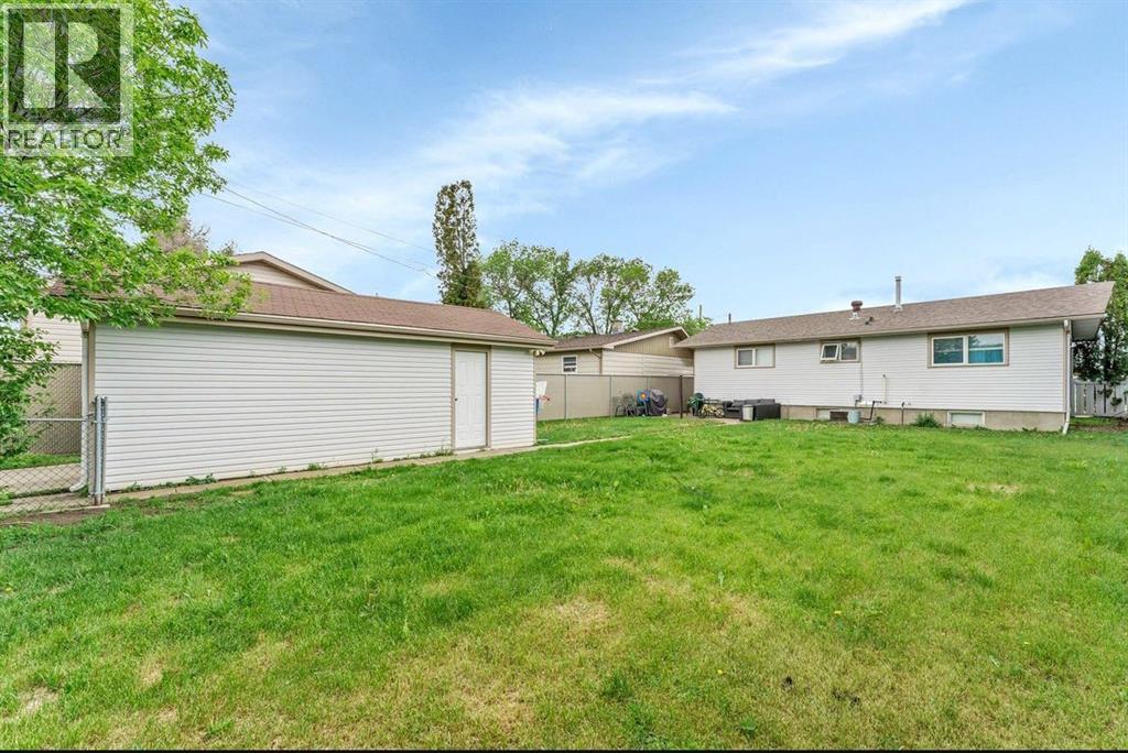 1265 2 Avenue NE, Medicine Hat, Alberta  T1A 6A7 - Photo 11 - A2316473