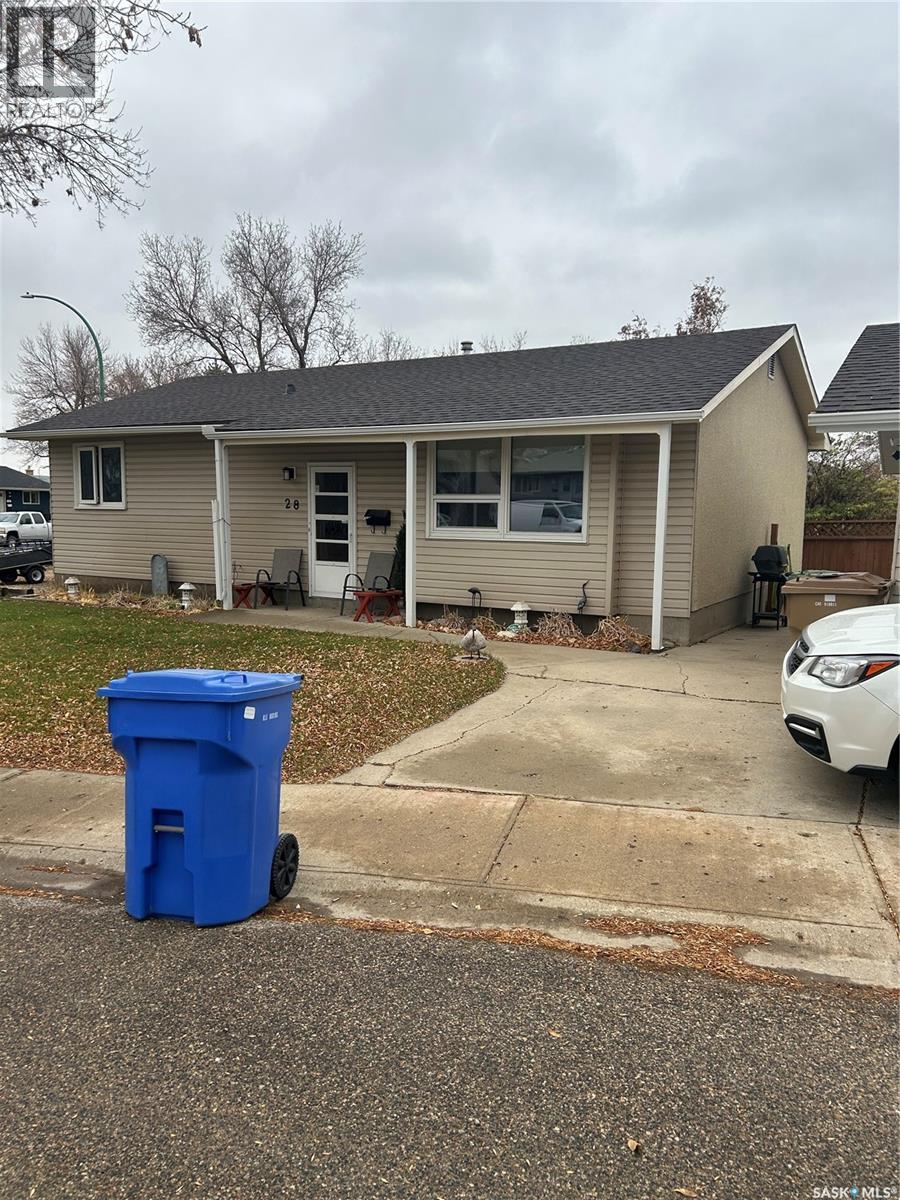 28 Carmichael Road, Regina, Saskatchewan  S4R 0C5 - Photo 1 - SK038242