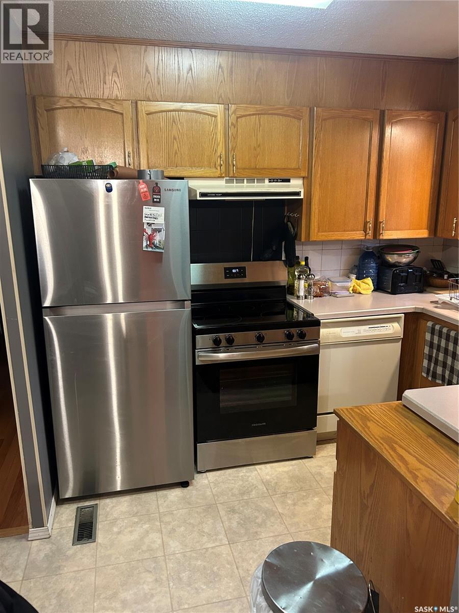 28 Carmichael Road, Regina, Saskatchewan  S4R 0C5 - Photo 12 - SK038242