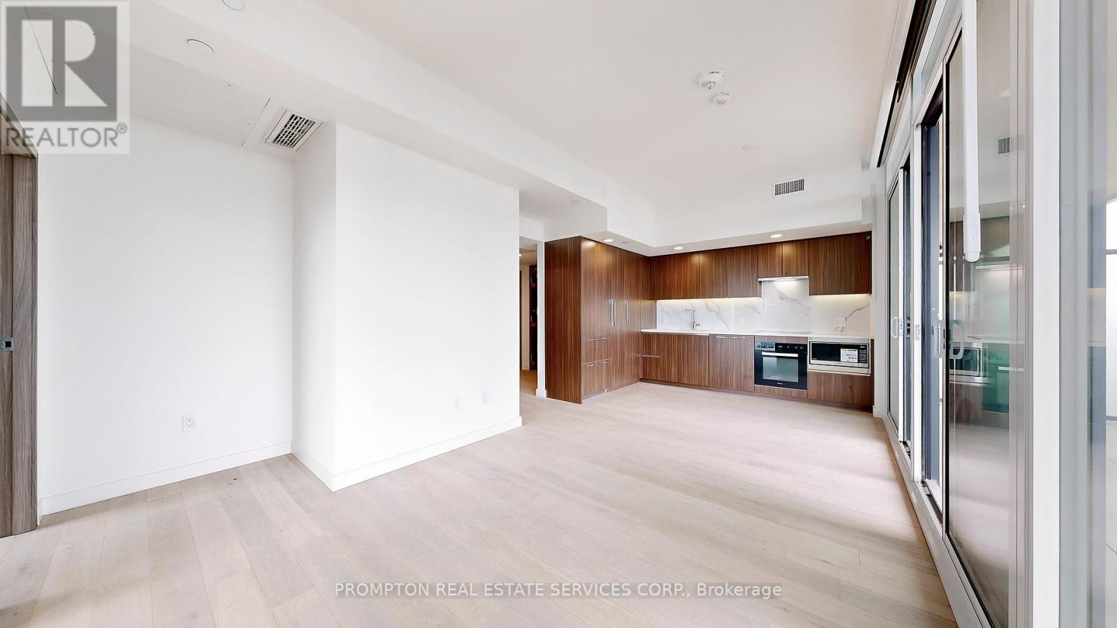 5611 - 1 Concord Cityplace Way, Toronto, Ontario  M5V 0X3 - Photo 19 - C13238978