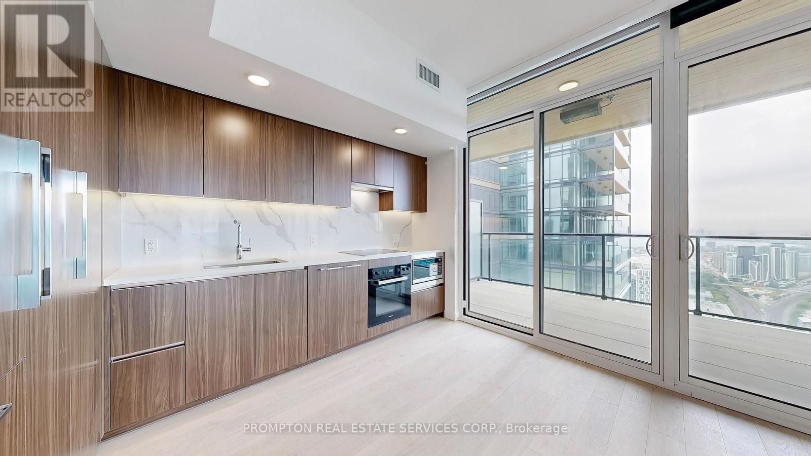 5611 - 1 Concord Cityplace Way, Toronto, Ontario  M5V 0X3 - Photo 22 - C13238978