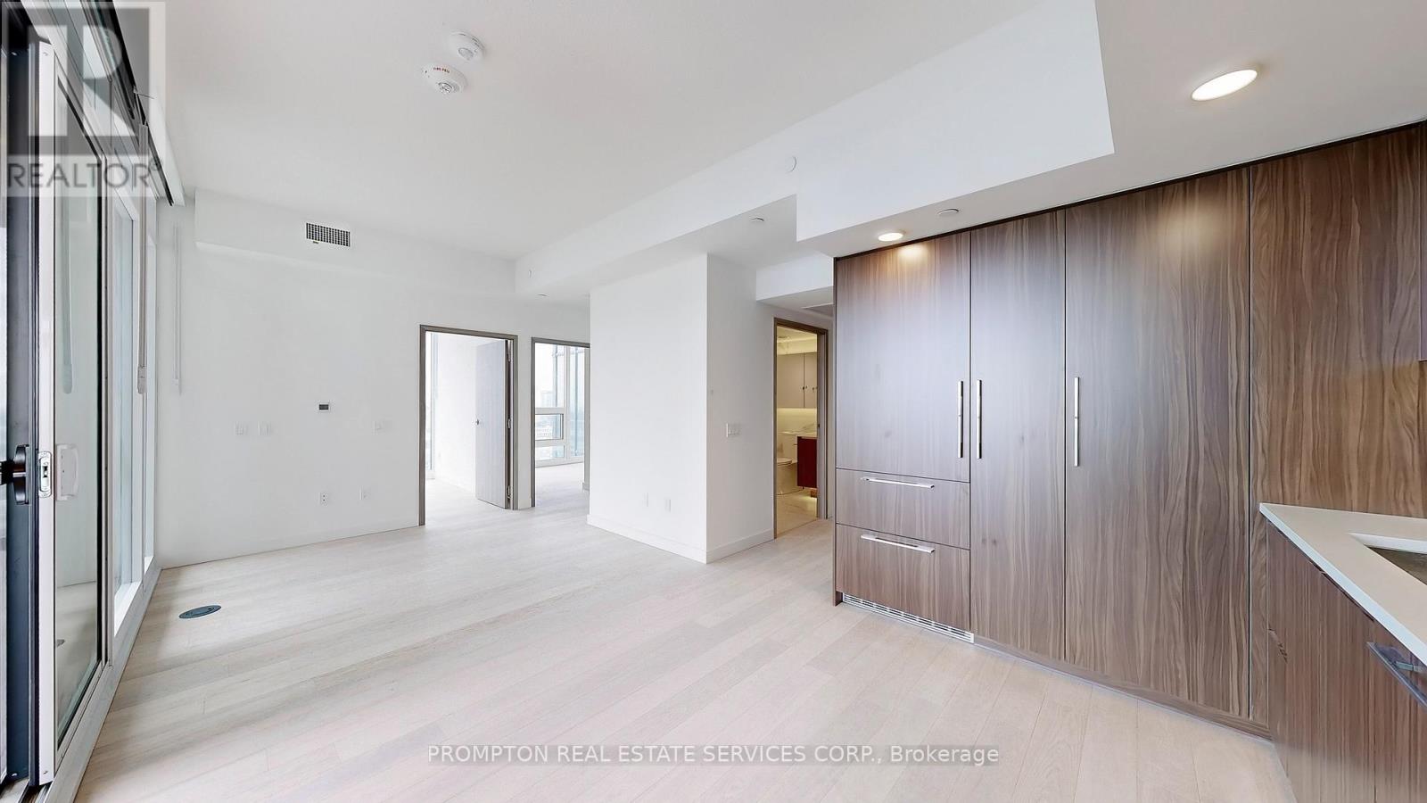 5611 - 1 Concord Cityplace Way, Toronto, Ontario  M5V 0X3 - Photo 24 - C13238978