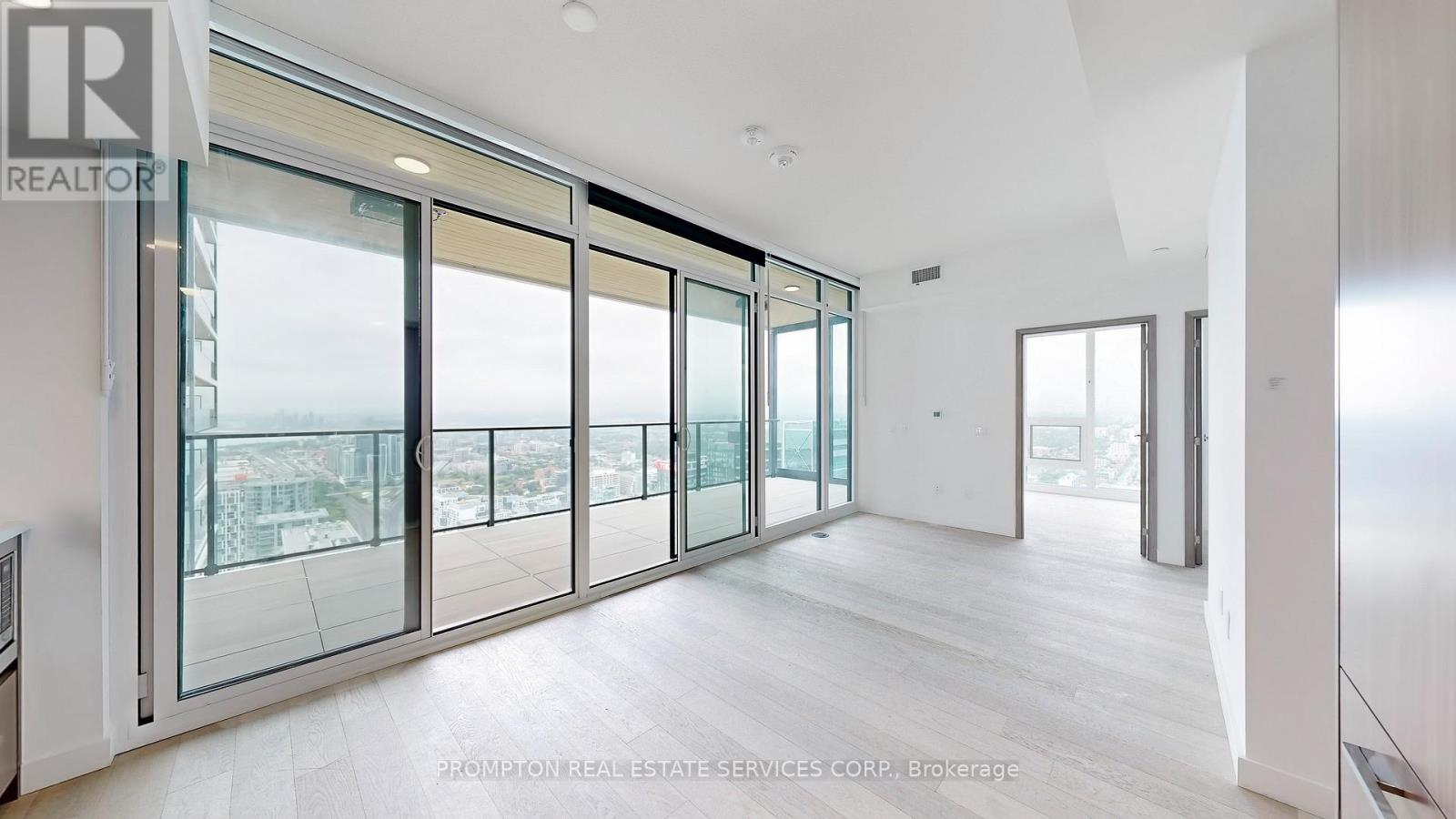 5611 - 1 Concord Cityplace Way, Toronto, Ontario  M5V 0X3 - Photo 25 - C13238978