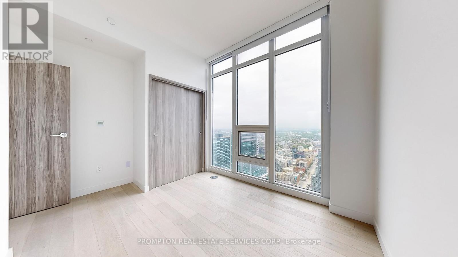 5611 - 1 Concord Cityplace Way, Toronto, Ontario  M5V 0X3 - Photo 28 - C13238978