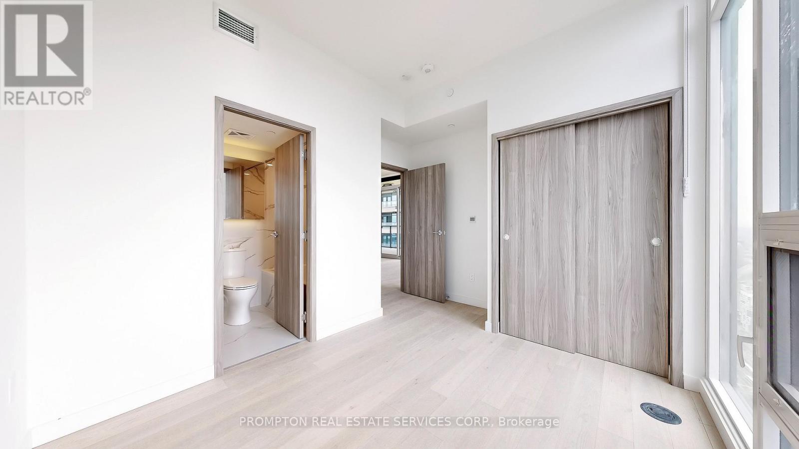 5611 - 1 Concord Cityplace Way, Toronto, Ontario  M5V 0X3 - Photo 29 - C13238978